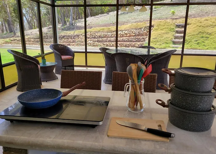 2 Bedroom With Pool Bed and breakfast *