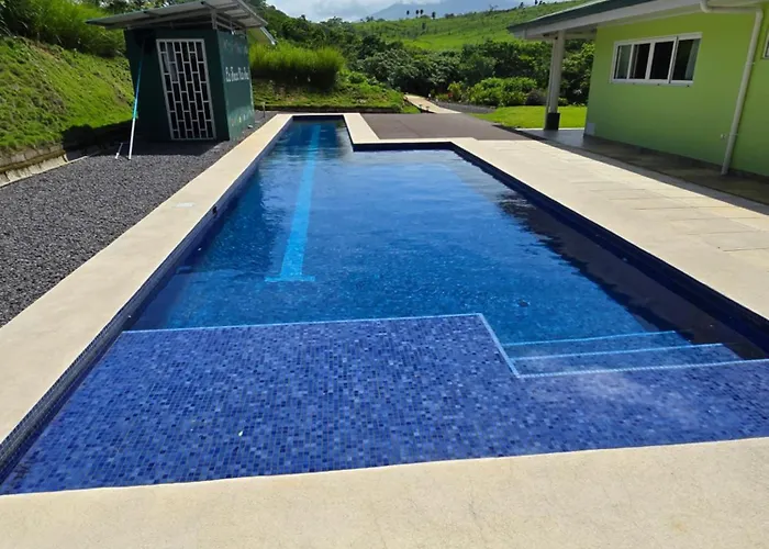 Bed and breakfast 2 Bedroom With Pool